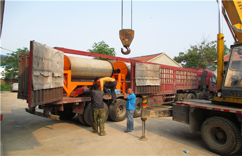 磁选机,磁选机的具体的工艺要求是怎么样?_铁矿磁选机滚筒的耐磨寿命和选矿企业生产效率!磁场一般为多少_磁块如何排列 磁选机,磁选机的具体的工艺要求是怎么样?_铁矿磁选机滚筒的耐磨寿命和选矿企业生产效率!磁场一般为多少_磁块如何排列