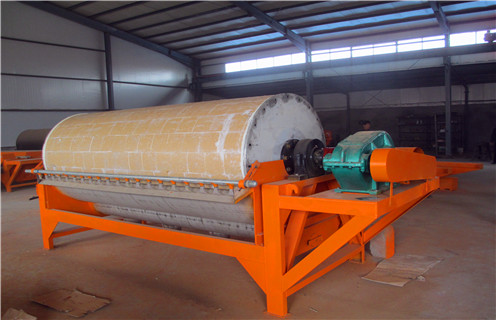 干式磁选机,干式磁选机的选用要以磁性差异为依据_锰矿干式磁选机的选用要以磁性差异为依据一般是多少_生产厂家 干式磁选机,干式磁选机的选用要以磁性差异为依据_锰矿干式磁选机的选用要以磁性差异为依据一般是多少_生产厂家