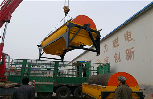 永磁强磁磁选机,安徽永磁强磁磁选机_小型河沙磁选机_安徽永磁强磁磁选机结构介绍工作原理厂家的电机生产厂家价格 永磁强磁磁选机,安徽永磁强磁磁选机_小型河沙磁选机_安徽永磁强磁磁选机结构介绍工作原理厂家的电机生产厂家价格