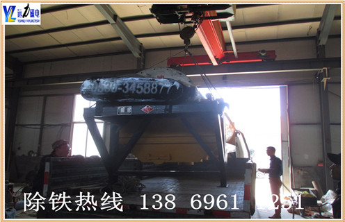 为什么普通型干式磁选机的跑尾情况比较高,潍坊AK体育_AK（中国）生产的干式磁选机具有磁系设计结构先进.整机重量轻.运转快速可靠.而且维修方便.干式磁选机非常适用于干旱缺水地区, 这样不仅能够节省水资源,而且能够为客户降低选矿成本,为超贫磁铁矿开采和利用开辟了一条新途径.​